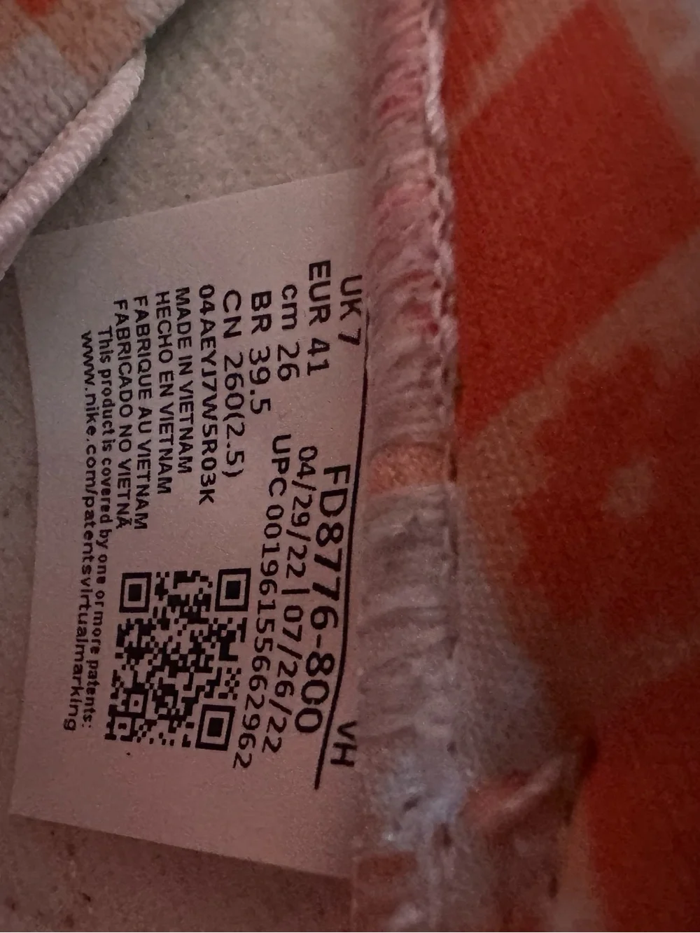 Nike SB Dunk Orange Lobster – EUC with Box – Men’s Size 8 – FD8776-800 Authentic